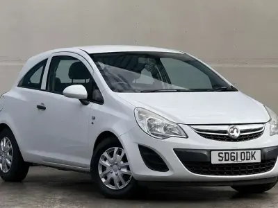 Used Vauxhall Corsa S 2011 White Hatchback