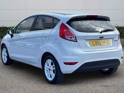 Used Ford Fiesta Zetec 2016 White Hatchback
