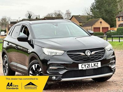 Second-hand Vauxhall Grandland X Edition 130 CP (95 kW) 2021 Negru SUV
