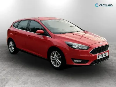 Used Ford Focus Zetec 125 HP (91 kW) 2015 Red Hatchback