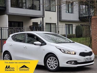 Used Kia Ceed 2015 White Hatchback