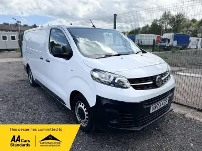 Used Vauxhall Vivaro S 100 HP (73 kW) 2023 White MPV
