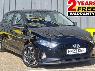 Begagnad Hyundai i20 SE 100 HK (73 kW) 2023 Svart Halvkombi