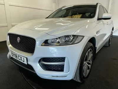 Używany Jaguar F-Pace R-Sport 240 KM (176 kW) 2018 Biały SUV