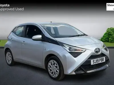 Used Toyota Aygo X-play 72 HP (52 kW) 2019 Silver Hatchback