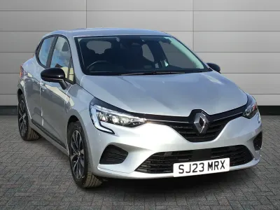 Used Renault Clio Evolution 90 HP (66 kW) 2023 Silver  Hatchback