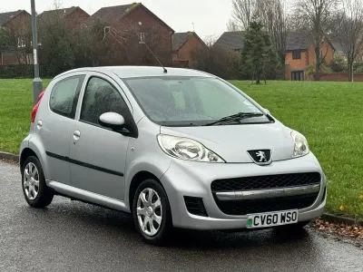 Second-hand Peugeot 107 68 CP (50 kW) 2010 Argintiu Hatchback