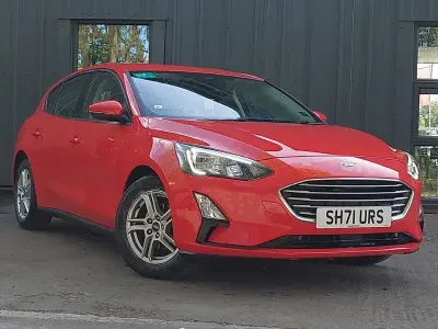 Używany Ford Focus Zetec 125 KM (91 kW) 2022 Czerwony Hatchback