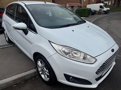 Used Ford Fiesta Zetec 82 HP (60 kW) 2015 White Hatchback
