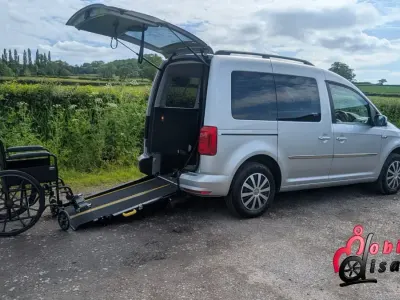 Usado VW Caddy Life 122 CV (89 kW) 2021 Plateado Monovolumen