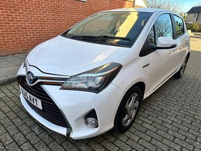 White Used 2015 Toyota Yaris Hybrid Hatchback | £6,500
