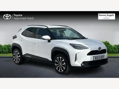 Used Toyota Yaris Hybrid Design 2023 White Hatchback