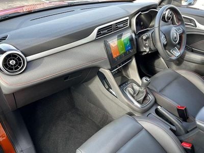 Usado MG ZS Exclusive 111 HP (81 kW) 2024 Laranja SUV