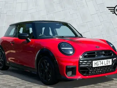 Used Mini Cooper Hatch 113 kW (154 HP) 2025 Red Hatchback