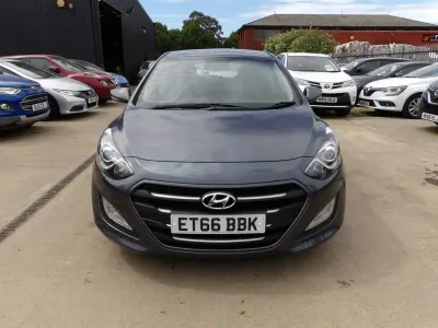 Used Hyundai i30 SE 110 HP (80 kW) 2016 Grey Hatchback