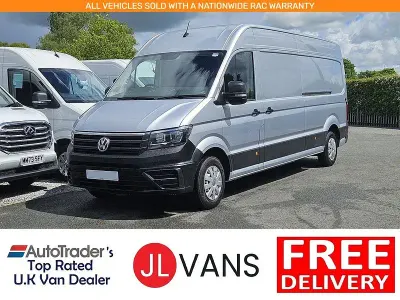 Usado VW Crafter Trendline 140 HP (102 kW) 2022 Prateado Van