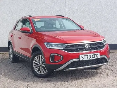 Used VW T-Roc Life 110 HP (80 kW) 2024 Red SUV