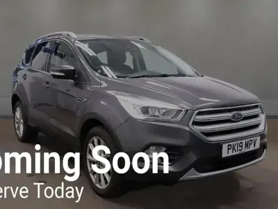 Usado Ford Kuga Titanium 150 CV (110 kW) 2019 Gris SUV
