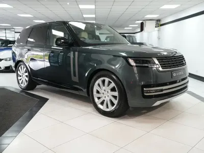 Used Land Rover Range Rover SE 300 HP (220 kW) 2023 Green SUV