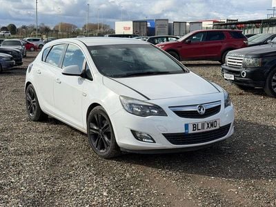 Used Vauxhall Astra SRi 2011 White Hatchback