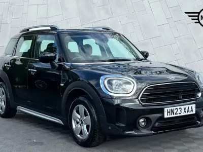 Używany Mini Cooper Countryman Classic 134 KM (98 kW) 2023 Czarny SUV