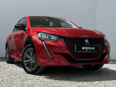 Used Peugeot e-208 Allure+ 100 kW (136 HP) 2022 Red Hatchback
