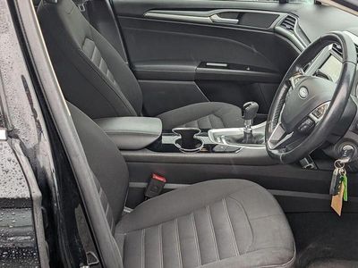 Used Ford Mondeo Zetec 120 HP (88 kW) 2015 Black Hatchback