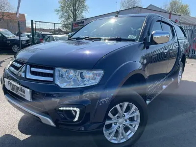 Second-hand Mitsubishi L200 175 CP (128 kW) 2014 Albastru Pickup