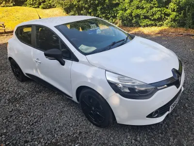 Used Renault Clio Play 2015 White Hatchback
