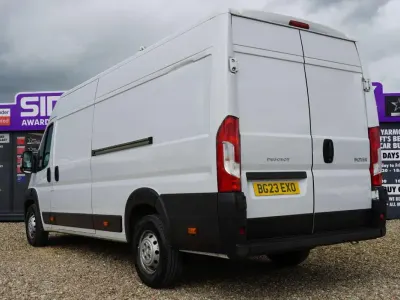 Used Peugeot Boxer Premium 138 HP (101 kW) 2023 White Van