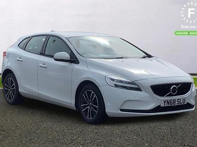 Used Volvo V40 Momentum 122 HP (89 kW) 2018 White Hatchback