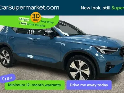 Usado Volvo XC40 Plus 211 HP (155 kW) 2023 Azul SUV