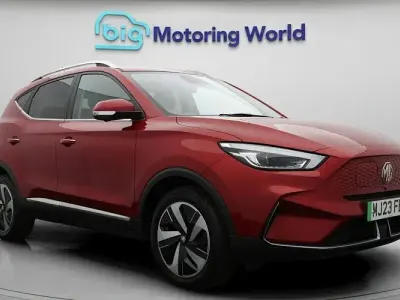 Usado MG ZS Trophy Connect 114 kW (156 HP) 2022 Vermelho SUV