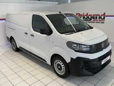 Used Vauxhall Vivaro S 120 HP (88 kW) 2024 White MPV