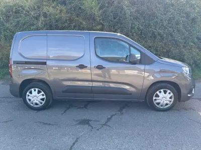 Second-hand Vauxhall Combo Sportive 100 CP (73 kW) 2019 Gri Monovolum