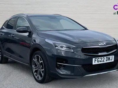 Usado Kia XCeed 158 HP (116 kW) 2022 Cinzento SUV
