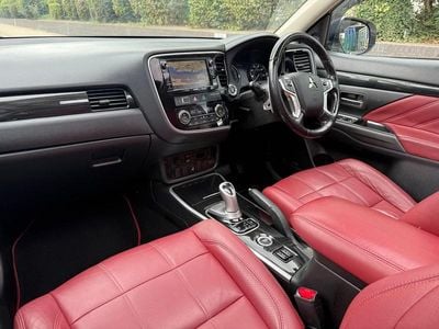 Mitsubishi Outlander P-HEV