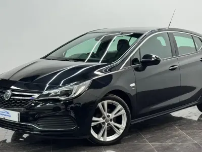 Used Vauxhall Astra SRi 147 HP (108 kW) 2017 Black Hatchback