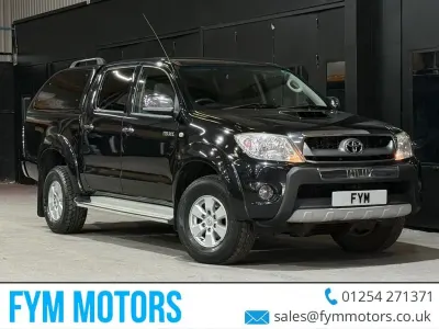 Used Toyota HiLux 144 HP (105 kW) 2010 Black Pickup