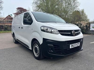 Used Vauxhall Vivaro 100 HP (73 kW) 2023 White MPV