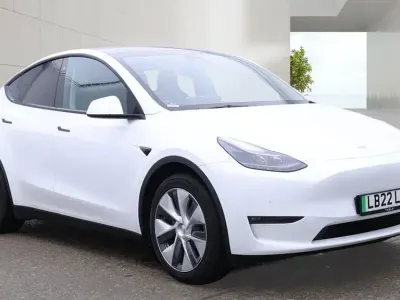 Used Tesla Model Y Long Range AWD 378 kW (514 HP) 2022 White SUV