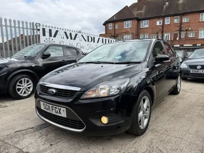Usado Ford Focus Zetec 99 HP (72 kW) 2011 Preto Citadino