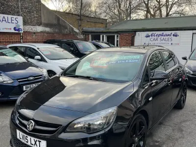 Käytetty Vauxhall Astra Edition 2015 Musta Viistoperä