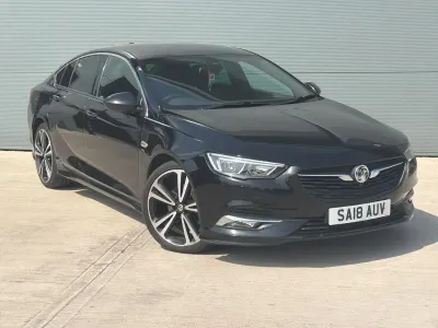 Used Vauxhall Insignia SRi 170 HP (125 kW) 2018 Black Hatchback