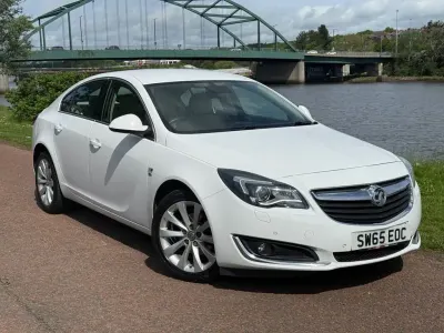 Used Vauxhall Insignia Elite 136 HP (100 kW) 2015 White Hatchback