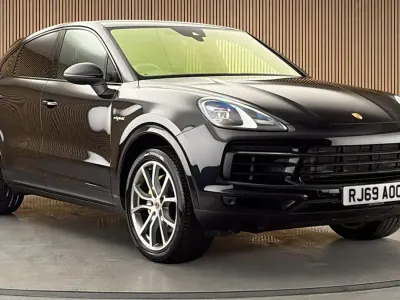 Used Porsche Cayenne 462 HP (339 kW) 2019 Black SUV