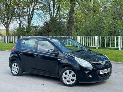 Używany Hyundai i20 Comfort 101 KM (74 kW) 2010 Czarny Hatchback