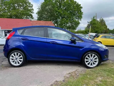Usado Ford Fiesta Titanium 2015 Azul Citadino