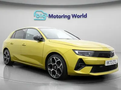 Second-hand Vauxhall Astra Ultimate 130 CP (95 kW) 2023 Galben Hatchback