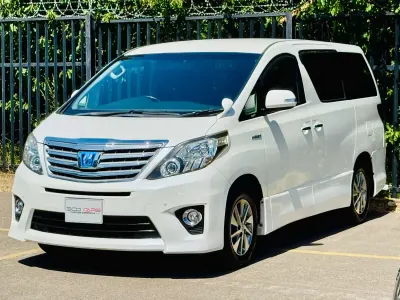 Usado Toyota Alphard 2014 Blanco Monovolumen